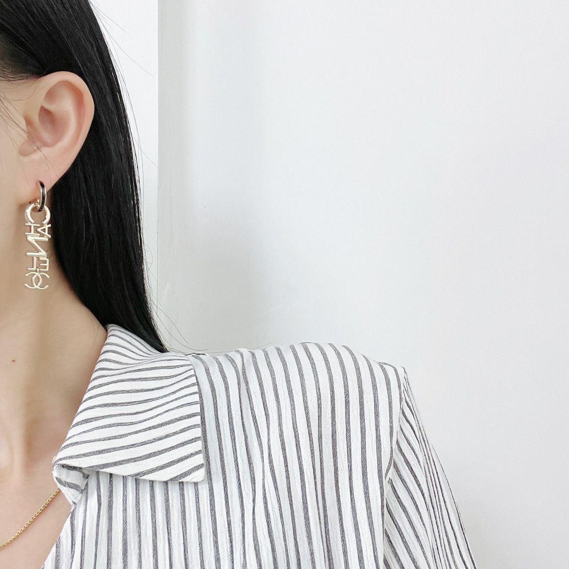 新款☑️CHANEL香奈儿金色双c字母耳钉耳环