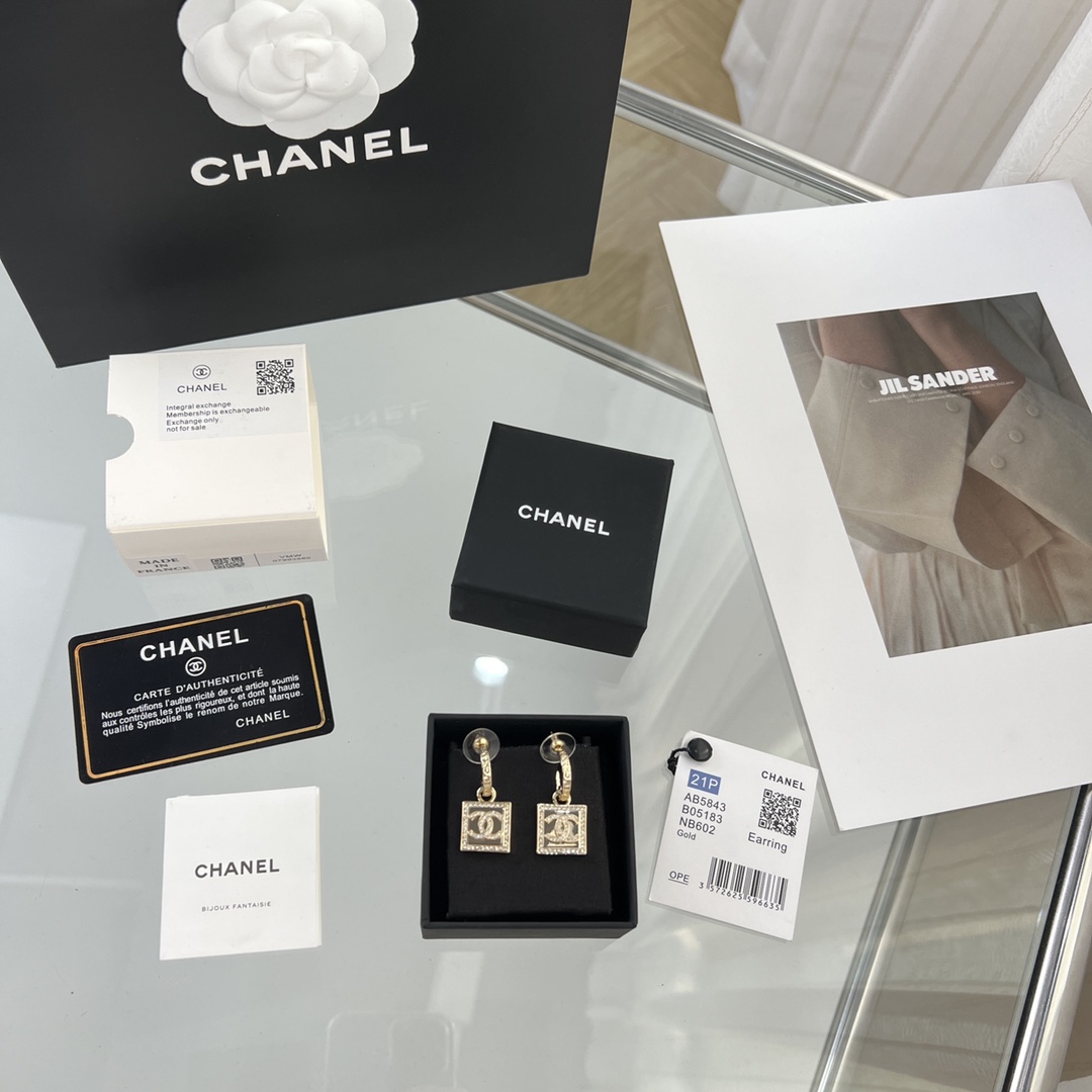 新款☑️CHANEL香奈儿c2金色双c方形耳钉耳环