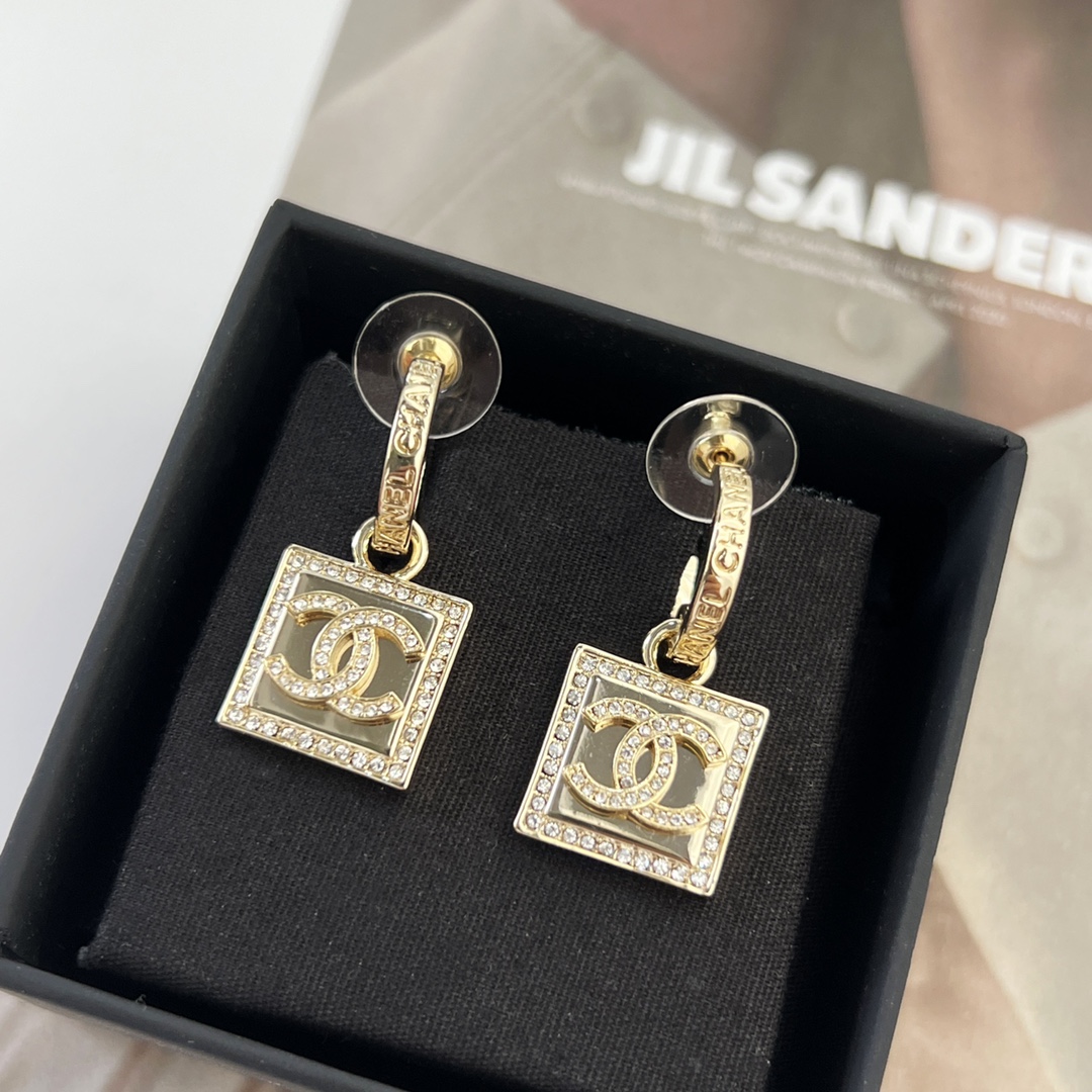 新款☑️CHANEL香奈儿c2金色双c方形耳钉耳环