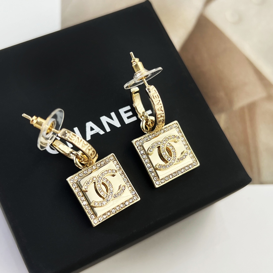 新款☑️CHANEL香奈儿c2金色双c方形耳钉耳环