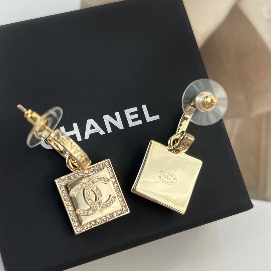 新款☑️CHANEL香奈儿c2金色双c方形耳钉耳环