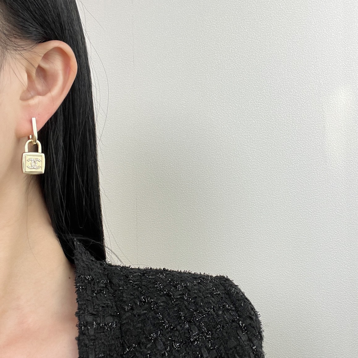 新款☑️CHANEL香奈儿金色双c锁头耳钉耳环