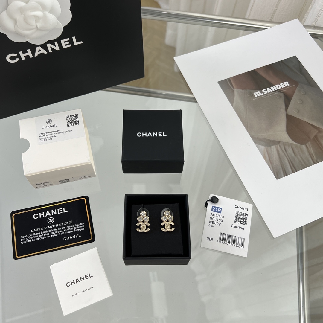 新款☑️CHANEL香奈儿双c三钻耳钉耳环
