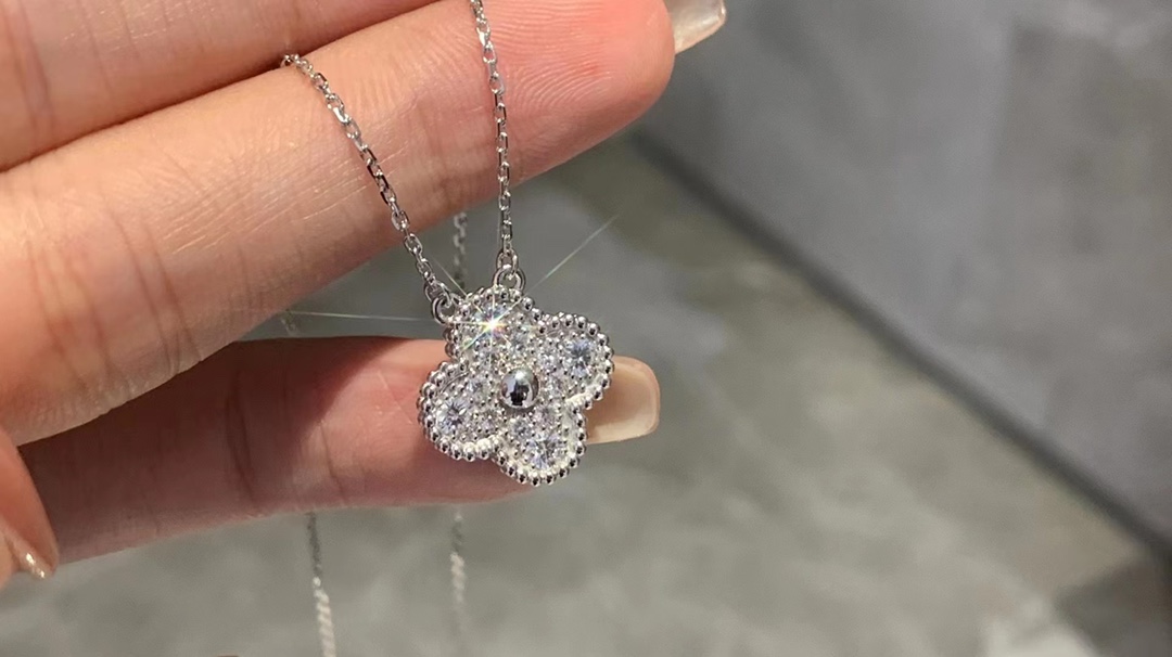 Van Cleef & Arpels VCA梵克雅宝 满钻四叶草系列