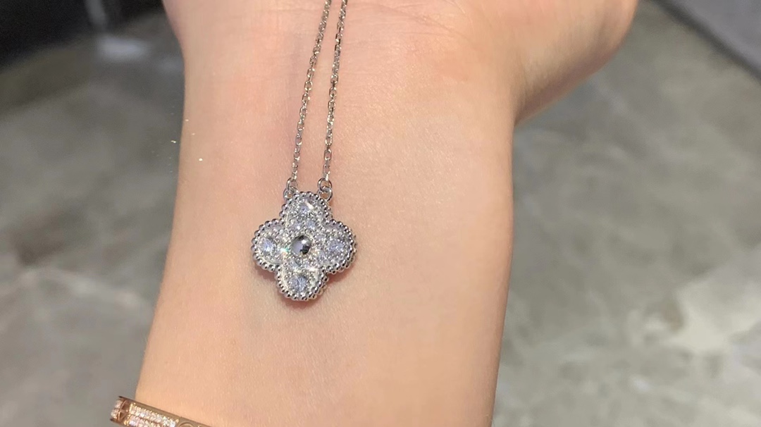Van Cleef & Arpels VCA梵克雅宝 满钻四叶草系列