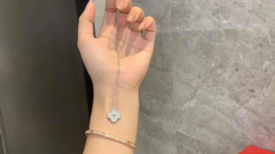 Van Cleef & Arpels VCA梵克雅宝 满钻四叶草系列