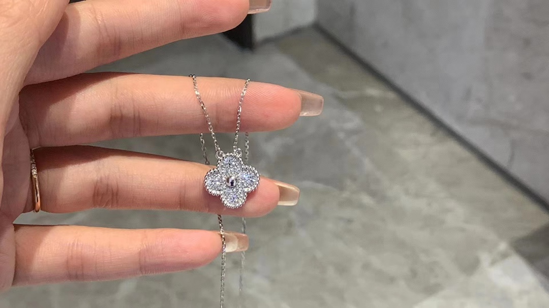 Van Cleef & Arpels VCA梵克雅宝 满钻四叶草系列
