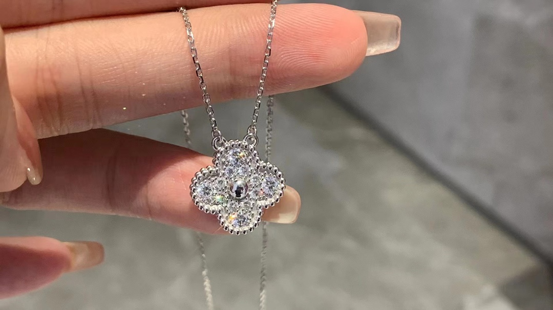 Van Cleef & Arpels VCA梵克雅宝 满钻四叶草系列