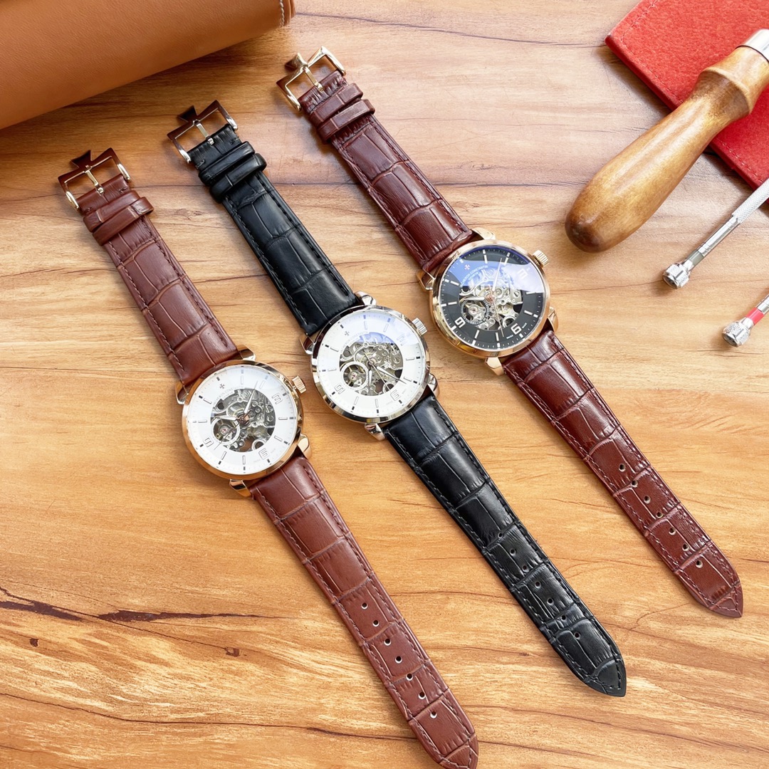 男人挚爱 镂空腕表 最新：江诗 丹顿最佳设计独家首发 类型：精品男士腕表 表带：真牛皮/316精钢表带 机芯：高端全自动机械机芯 镜面：矿物质强化玻璃更高清 品味高雅 浩瀚大气 匠心独运 腕间瑰宝 尺寸：直径41mm厚12mm