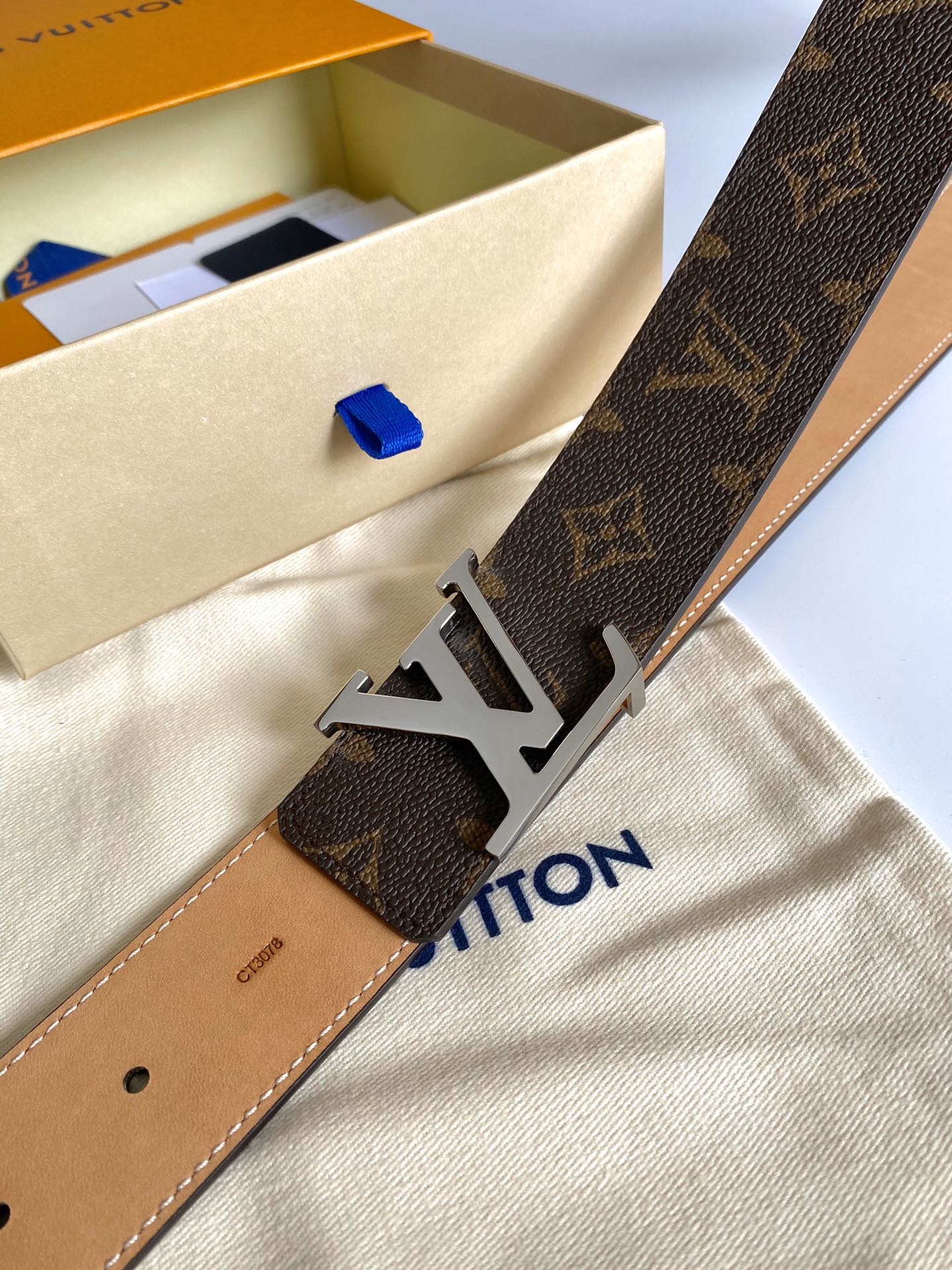 路易威登 Louis Vuitton 高定典藏名品高定成衣时装外套连衣裙衬衫T恤 #33E7A208 5