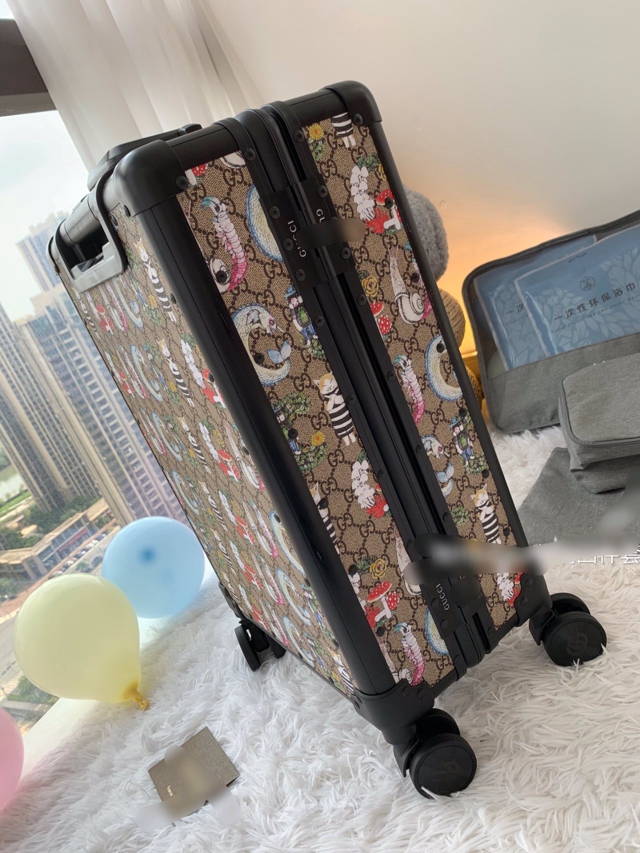 [Trolley Cases]This retro-shaped pull-out box has its own unique fashionable s