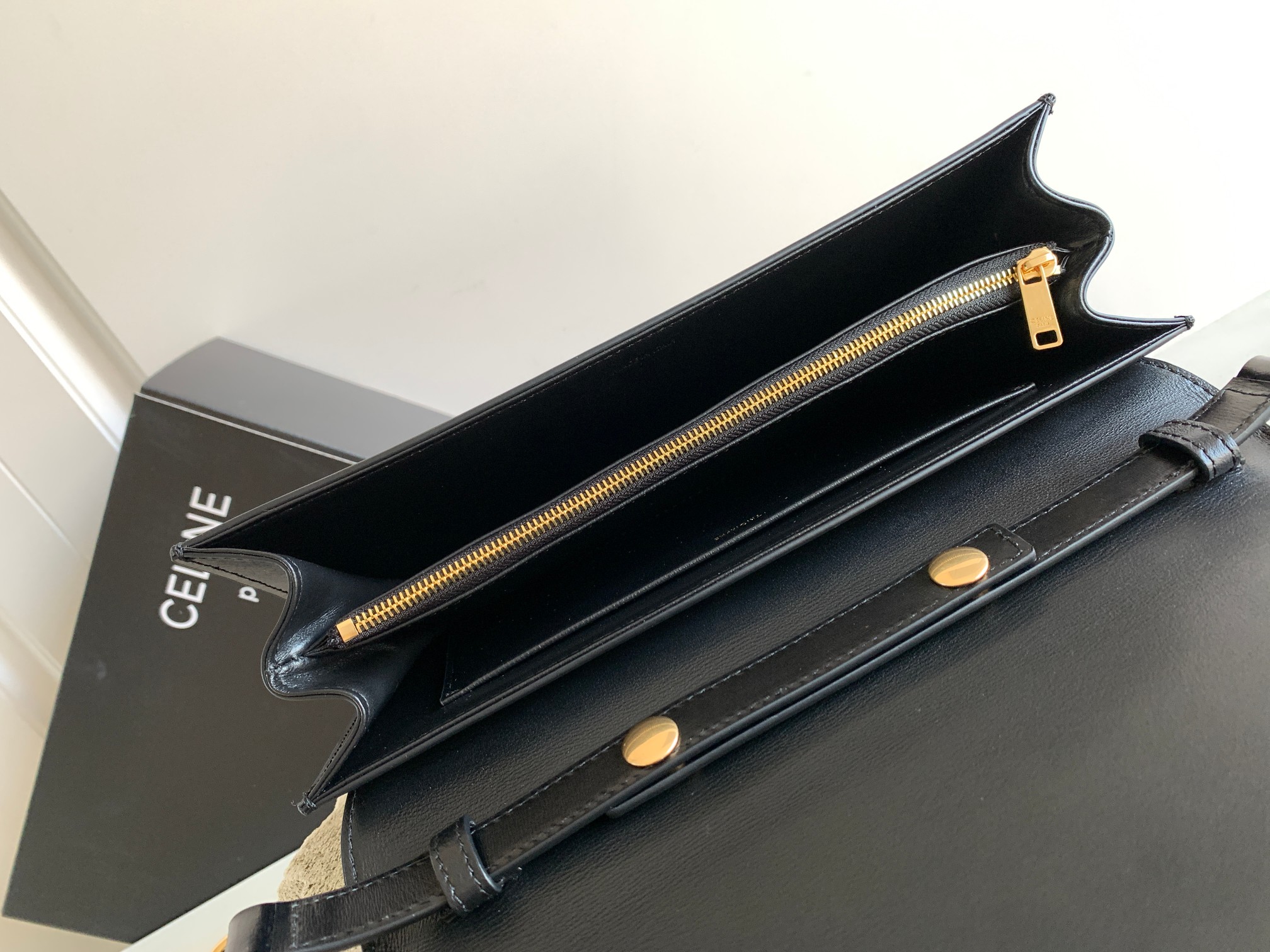 CELINE赛琳TRAPEZE TRIOMPHE亮泽牛皮革手袋199283