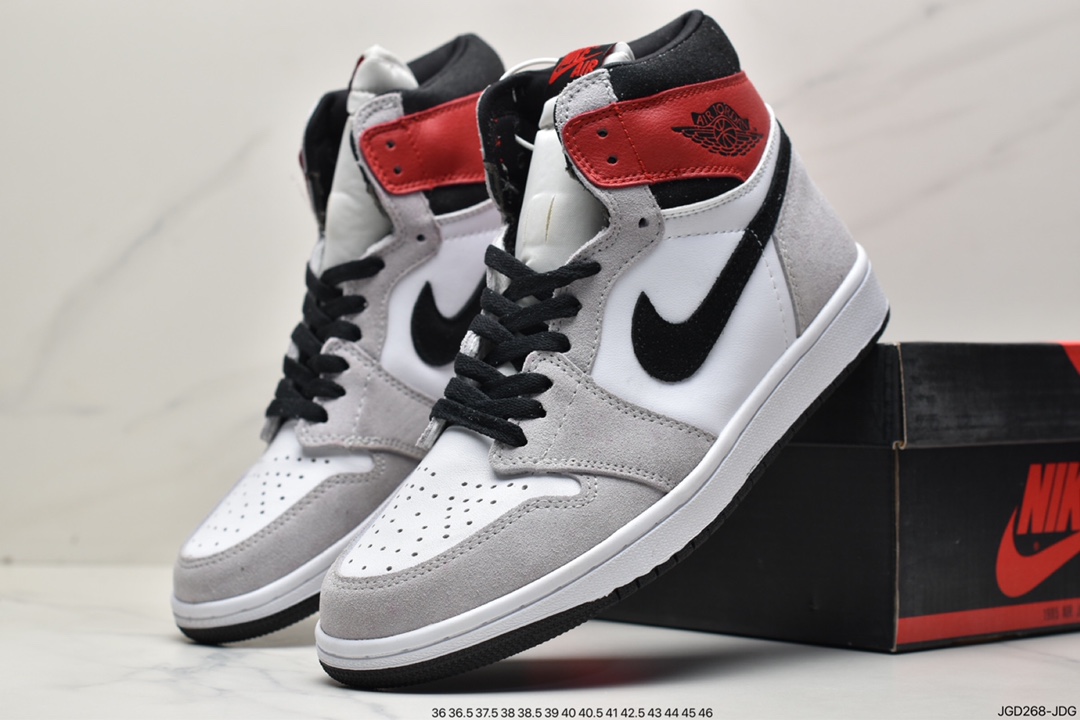 Nike Air Jordan 1 Retro High OG”Black/White”AJ1代迈克尔·乔丹高帮555088-010 Nike Air Jordan 1 Retro High OG”Black/White”AJ1代迈克尔·乔丹高帮555088-010