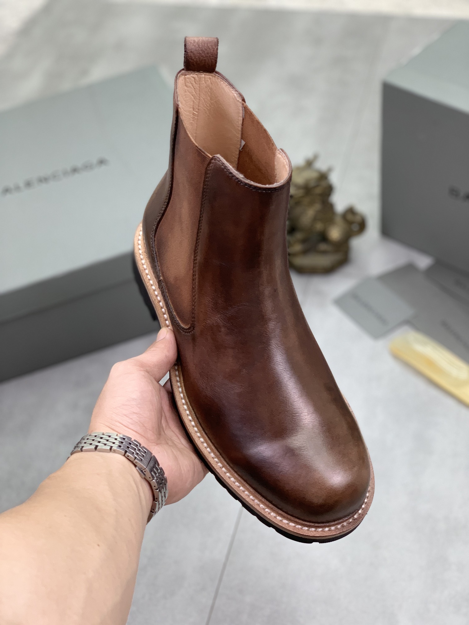 J5 经典复古系列BALEN.CIAGA巴黎世家爆款柜同步Balenciaga Trie-S Sneaker 经典系列最新爆款切尔西马丁靴,材质 原版意大利进口复古改色小牛皮鞋面,奢华头层猪皮内里 不变形～上脚舒适度超强,Size 38-44