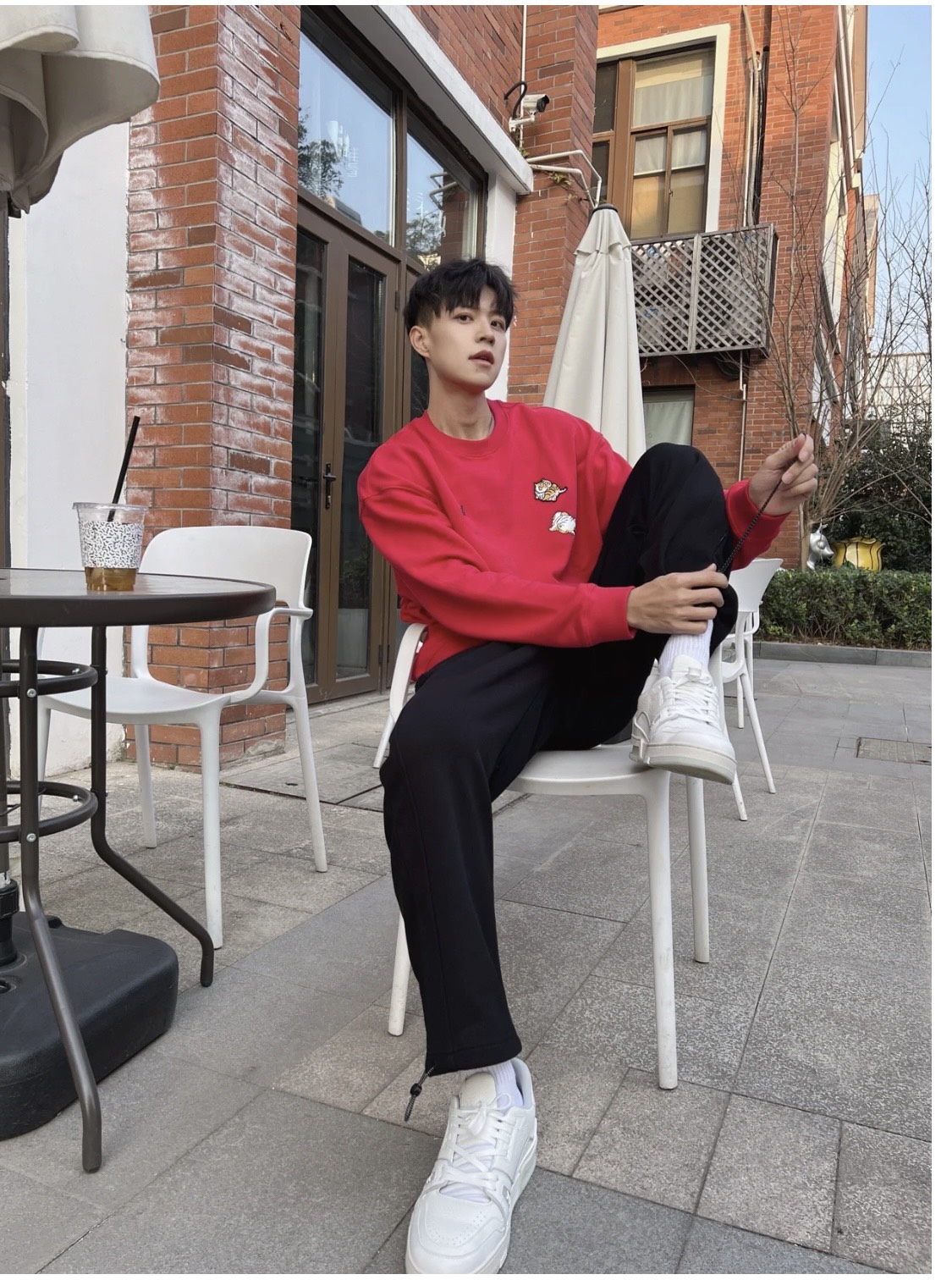 LV White Leather Sneakers: Stylish, Comfortable, and Height-Boosting Design 6 i1665254030 8000 3