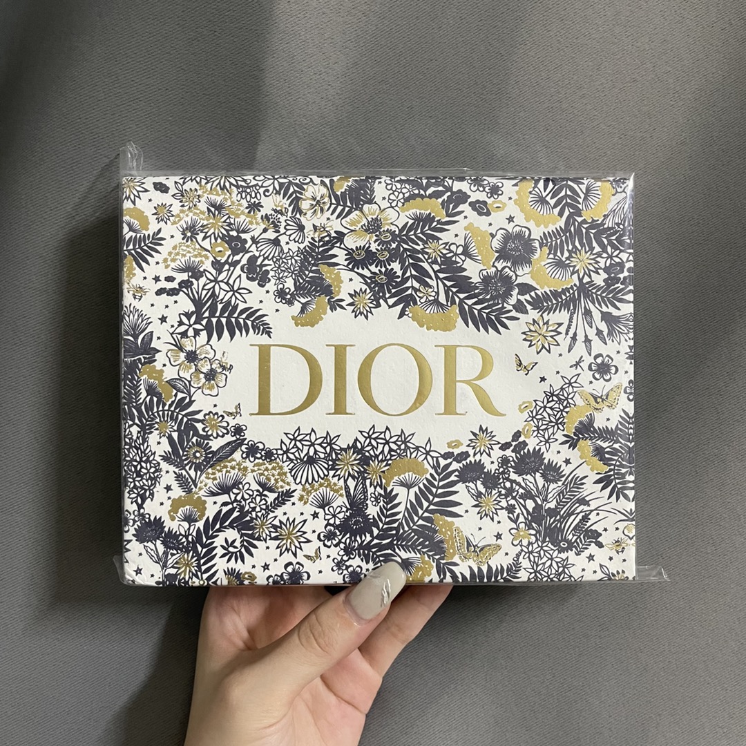 Dior 3-Piece Lipstick Set - Velvet 999, Velvet 720, Satin 312 1 i1665260629 1127 0