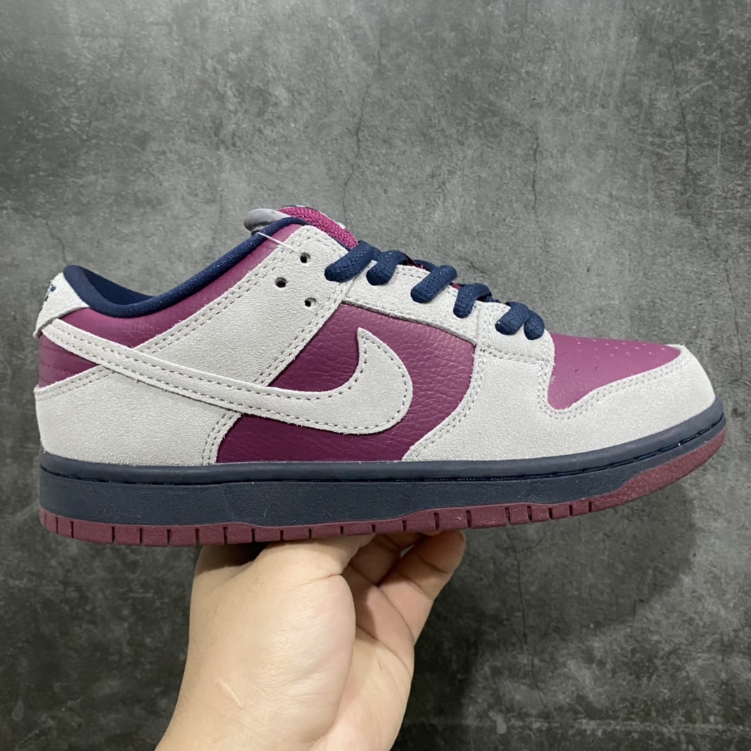 私信 L版纯原版Nike Dunk Low 波尔多 酒红 原厂原档案开发,原盒原标,原厂头层皮料,官方厚鞋舌设计,做工细节全方位比对原鞋。 货号:BQ6817-001 尺码:36 36.5 37.5 38 38.5 39 40 40.5 41 42 42.5 43 44 44.5 45 46 47.5-选品中心