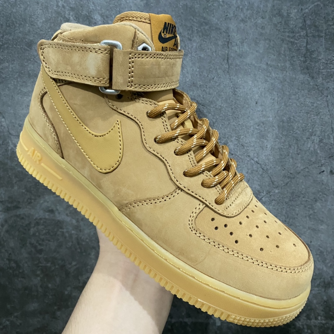 图片[4]-纯原21款 NK Air Force 1 \’07 Mid\”Wheat/Flax\”空军一号经典中帮百搭休闲运动板鞋 小麦黄棕 DJ9158-200 小麦配色的球鞋一直都是秋冬时期穿搭的首选 不仅承袭了大黄靴的干练和帅气 还有着 Air Force 1 的经典复古气质 极为百搭的效果也是重要不可割舍的理由之一 整体依旧采用质感十足的卡其色牛巴革材质打造鞋身 不仅造型十分吸睛质感更是十分讨人喜爱 搭配上同色造型的尼龙鞋带和魔术贴设计 将工装风格体现到位 侧身处皮质 Swoosh Logo 进一步彰显该配色独特魅力 最后以同色水晶材质外底收尾与鞋身配色相互呼应 完善整体造型设计 这样一双既有复古气氛 又能释放出潮流时尚街头气质的鞋款 想必上脚效果更是相当出众 尺码：35.5 36 36.5 37.5 38 38.5 39 40 40.5 41 42 42.5 43 44 44.5 4-选品中心