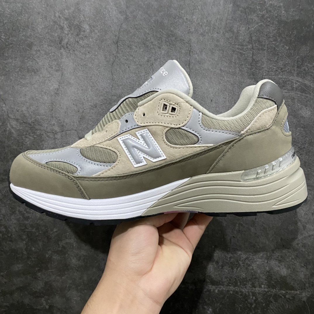 Wtaps x NB992 joint model M992WT