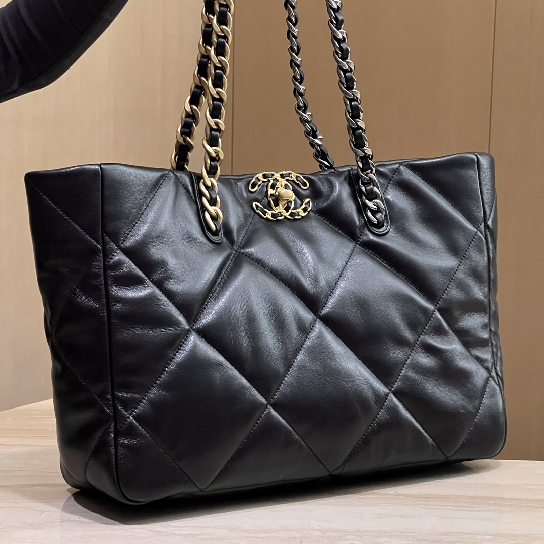 Chanel 19 Tote Bags Lambskin Sheepskin Fall/Winter Collection