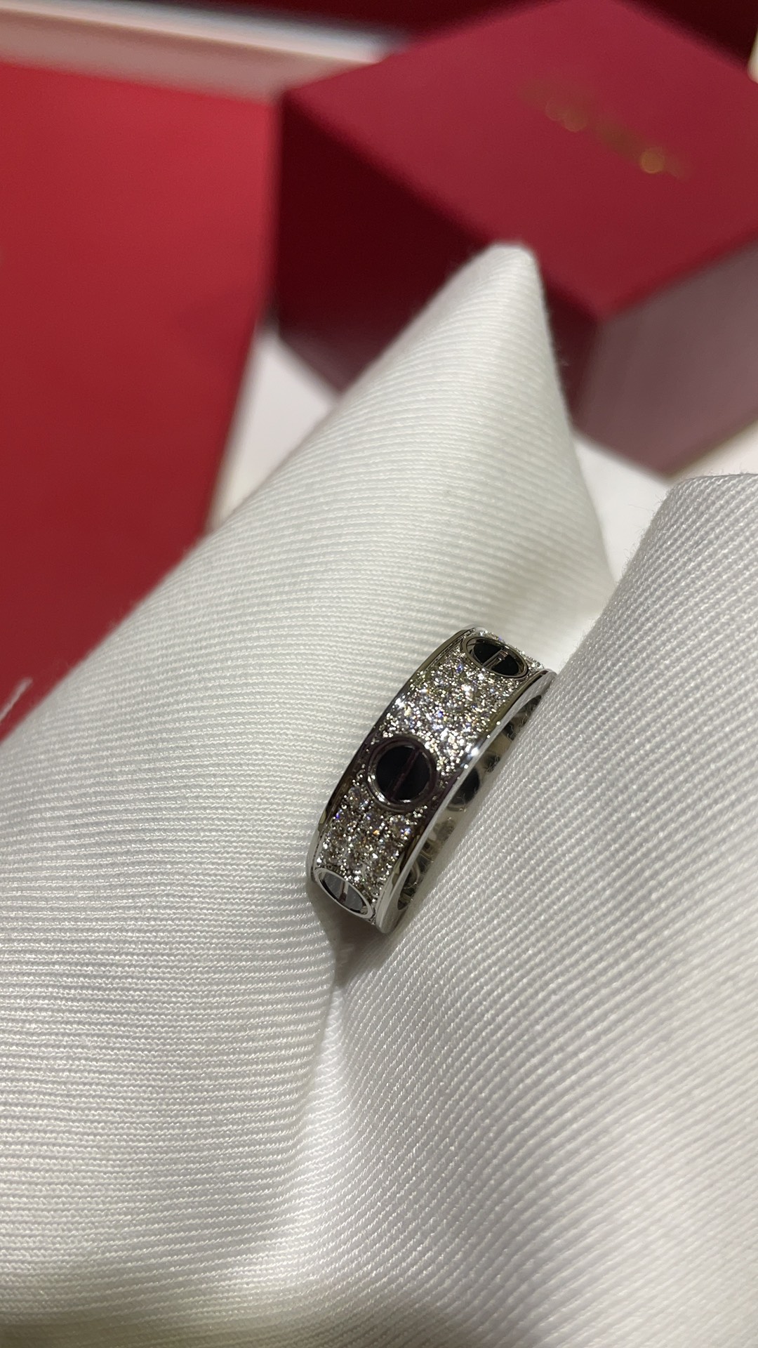 NO:856685,88300 Heavy new product for couples, new black ceramic baby's breath ring, details, CNC carving process, strong three-dimensional sense, every corner is clean, take a look at the pictures for details to feel the texture of jewelry craftsmanship, white copper material, zircon, jewelry craftsmanship, size 6-7-8-9-10 corresponds to 52-54-56-58-60, ring, Cardia high-end jewelry1986090988300 重磅新品情侣款 新款黑陶瓷满天星戒指 细节 CNC精雕工艺 立体感很强 每个角落处理的干干净净 实拍看图片细节感受珠宝工艺质感 白铜材质锆石 珠宝工艺 size美码6-7-8-9-10对应52-54-56-58-60,,ring,卡迪亚高端饰品,Jewelry