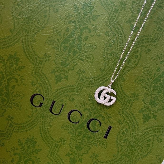Gucci的逆袭之年GUCCI经典标