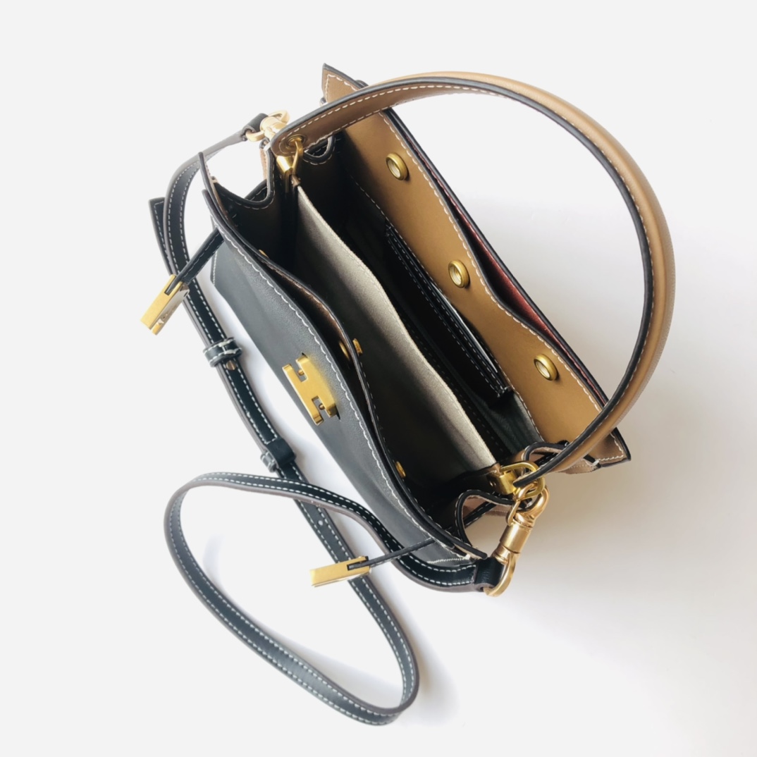 Tory Burch ～编号334mini号 这是黑色