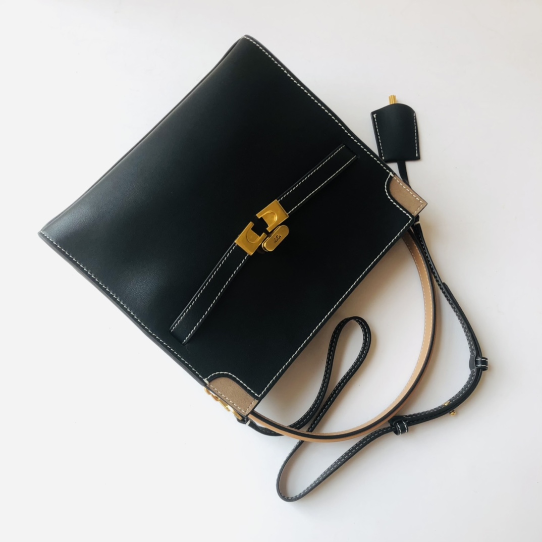 Tory Burch ～334小号 这是黑色 Tory