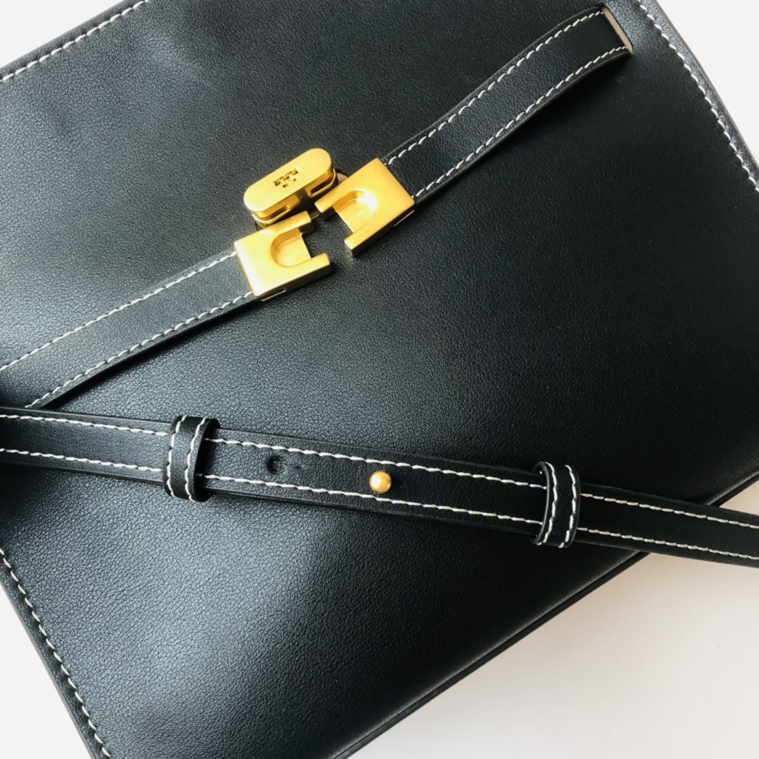 Tory Burch ～334小号 这是黑色 Tory