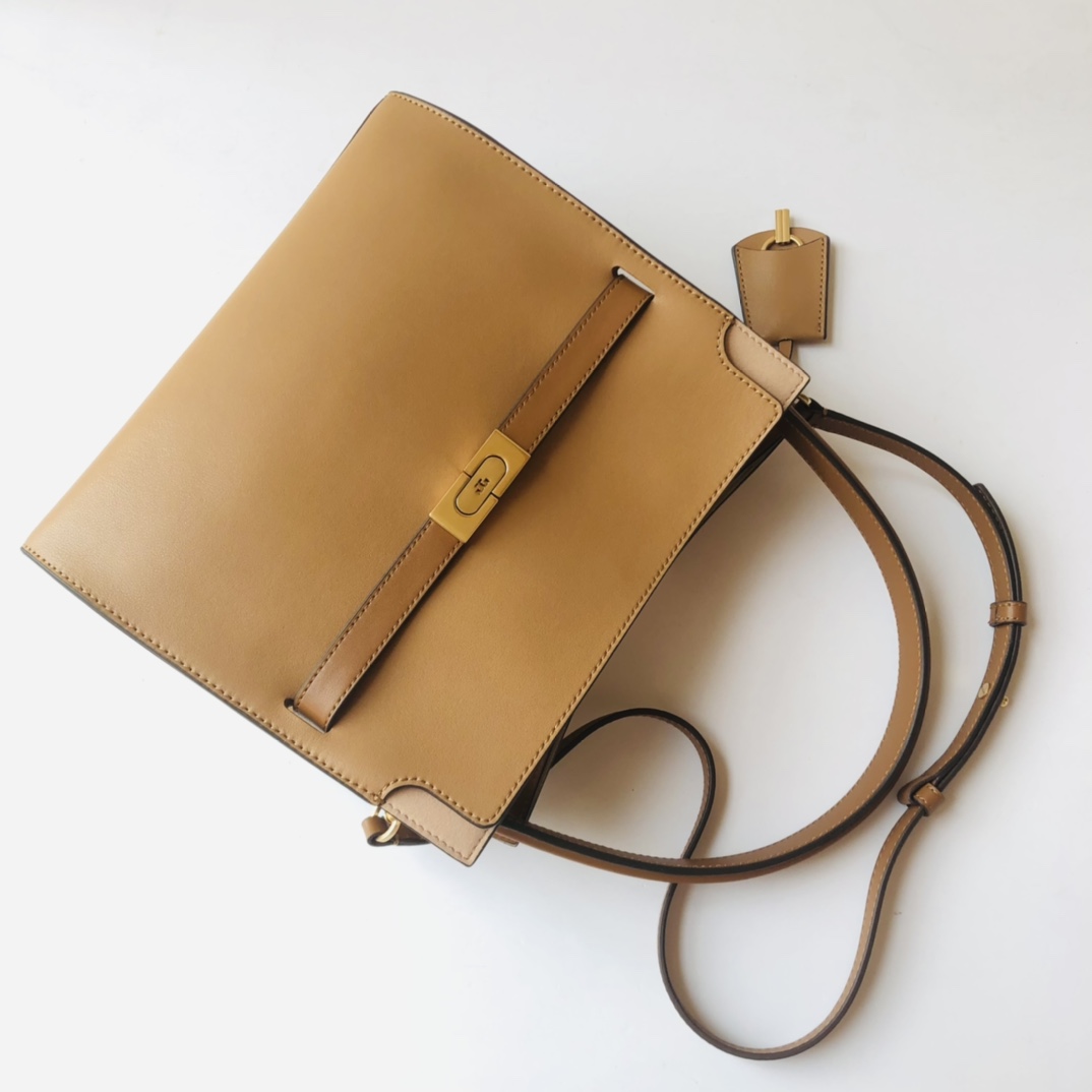 Tory Burch ～334小号 这是棕色 Tory
