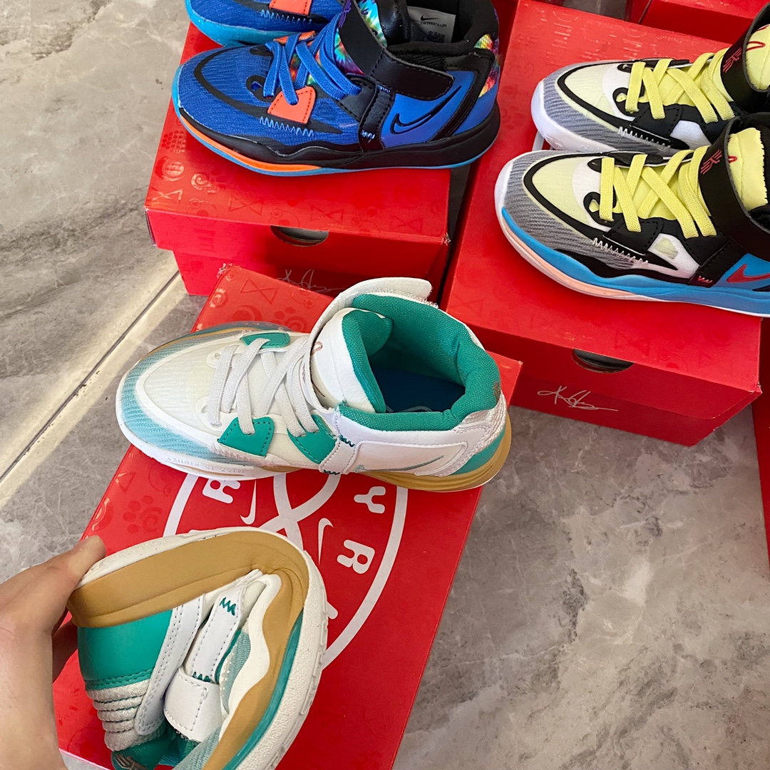 图片[6]-~ 实拍｜配色很干净，很清爽，日常搭配运动风休闲风都可以。很百搭，上脚很舒服，包裹性很好，送给热爱篮球的小朋友礼物，是个不错的选择😝-选品中心