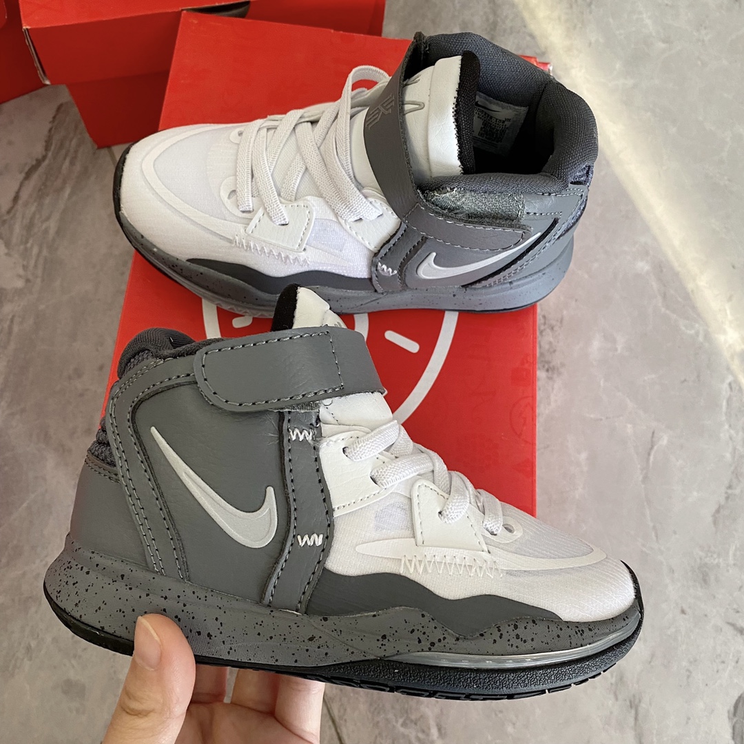 图片[3]-~ 实拍｜配色很干净，很清爽，日常搭配运动风休闲风都可以。很百搭，上脚很舒服，包裹性很好，送给热爱篮球的小朋友礼物，是个不错的选择😝-选品中心