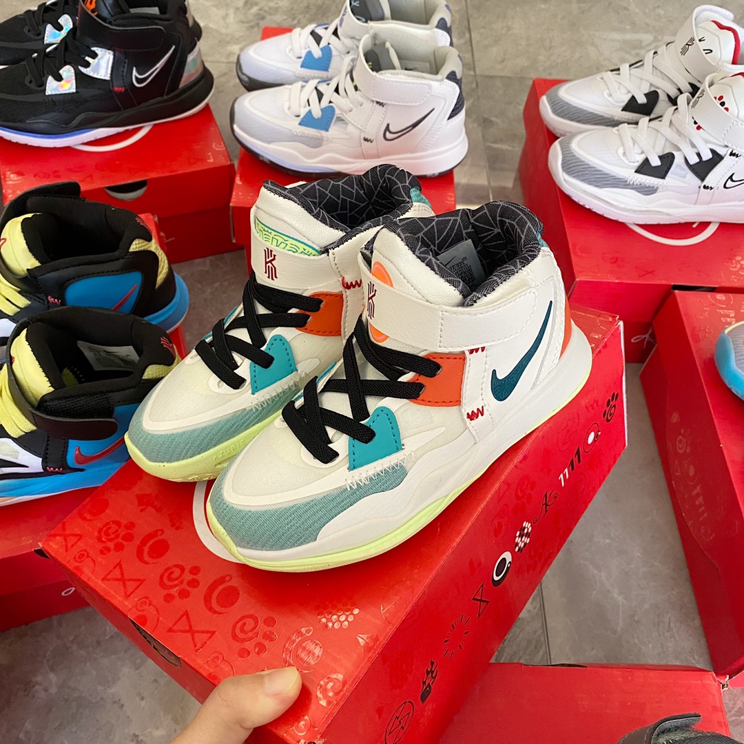 图片[4]-~ 实拍｜配色很干净，很清爽，日常搭配运动风休闲风都可以。很百搭，上脚很舒服，包裹性很好，送给热爱篮球的小朋友礼物，是个不错的选择😝-选品中心