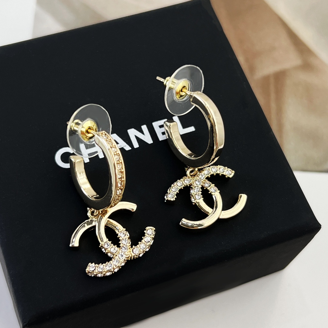 新款☑️CHANEL香奈儿c2双c半钻耳钉耳环