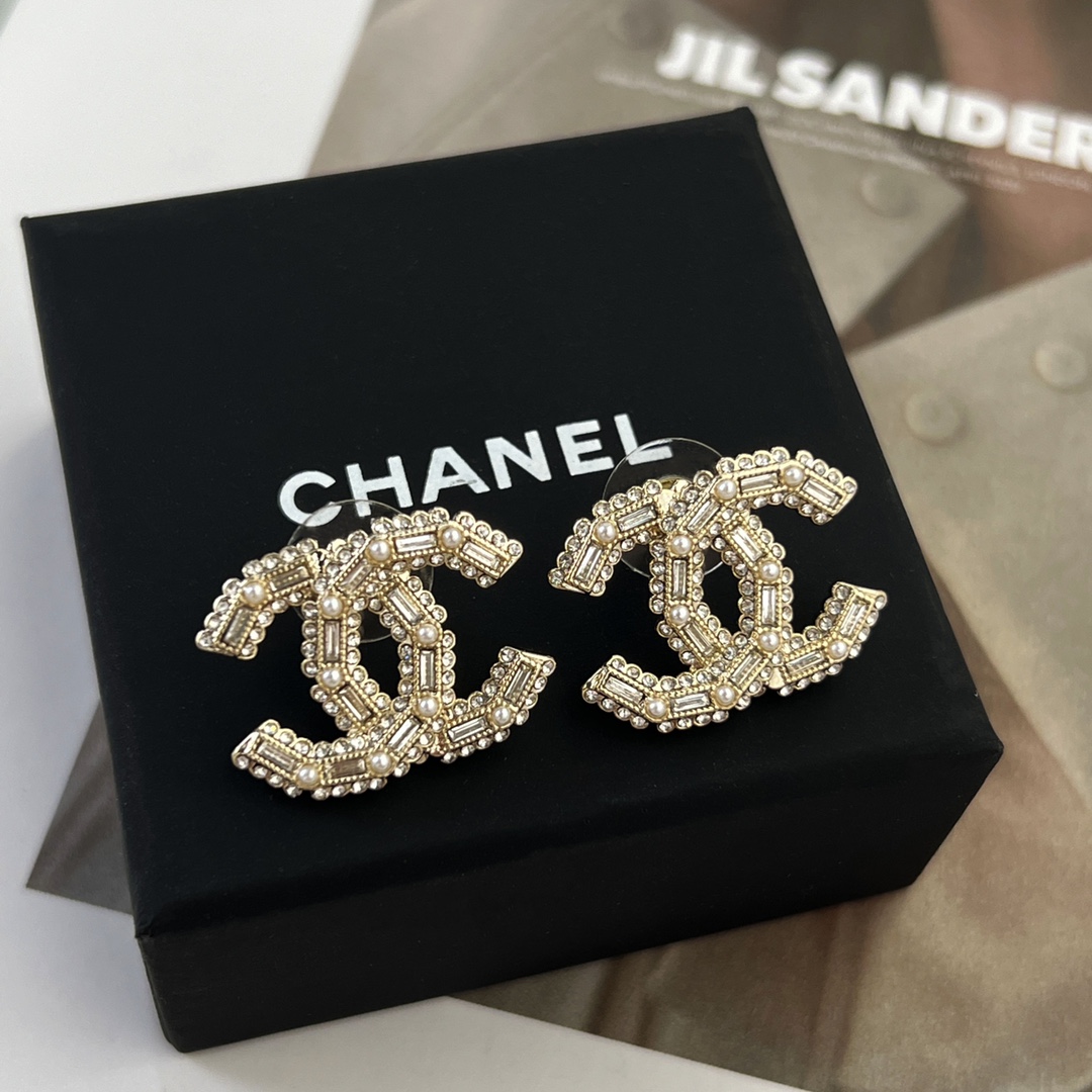 新款☑️CHANEL香奈儿c1双c满钻耳钉耳环