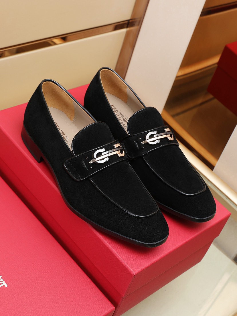 K5 Ferragamo 菲拉格慕  最新高端顶端品牌奢侈～代购,顶级～质量.新時尚商务男鞋鞋面選用原版返绒牛皮牛皮内里,精细做工.原版个性时尚柔软组合耐磨防滑大底,上脚轻巧舒适,实物拍摄實物更好看,码数：38/44码