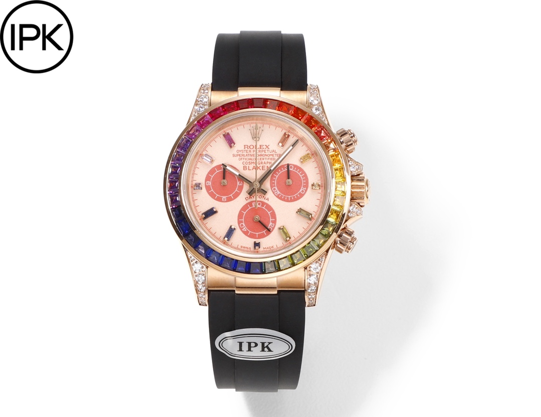 NO:144882,ipk Rainbow Di devotes itself to creating the original Rolex Rainbow Ditona effect we want, and it is built with high cost and research and development, and is meticulous. The special effects of the three independent time dials are unique. The charming reflection and magnificent colors fully demonstrate the graceful structure of the gold crystal. Each piece is a natural artistic masterpiece. The color of the golden crystal chronograph is sharply contrasted with the black dial, and it complements the colors of the gemstones. The diamond-set hour marking scale and gold hands make the entire dial flowing brightly and full of beauty. I can't put it down. Rolex's most popular cosmic meter model  The Ditona model [Case] ​​uses imported real 904L steel, with a thickness of 13.5mm the same as the genuine material model. The steel belt is finely brushed, the color is whiter and brighter, and it is strong and wear-resistant. [Function] The movement still retains the powerful timing function, and the full-function timing of the first-speed movement [Ring mouth] The ceramic ring port formed in one process is consistent with the genuine process, and the scale effect is deep and round. [Details] The literal noodle metal mirror processing, no  The flaw is made of strong luminous powder imported from Switzerland. When, the groove cutting and filling of black oil process is performed by pointers, which is not ordinary printing, and the texture is very different. High-transparent sapphire glass has a very high mirror effect. [Quality] The color adopts A  high-level electroplating process, which is more stable and oxidative. It is equipped with a natural rubber strap, and the original mold is opened. The material is the same as the original product. The texture is obviously soft and delicate, and the wrist is more suitable., Rolex, gold19860909ipk彩虹迪倾力打造,为了达到我们想要的劳力士 彩虹迪通拿原装效果,重金打造研发,精工细致而成,三个独立计时盘的金晶体特殊效果均独一无二,迷人的反光效果和瑰丽的色彩充分展示了金晶体的曼妙结构,每件皆是浑然天成的艺术杰作.金晶计时盘的色泽与黑色表盘形成鲜明对比,并与宝石的色彩互相辉映,搭配镶钻的时标刻度与黄金指针让整个表盘流光溢彩、整体美感爆棚,爱不释手. 劳力士最热门宇宙计型 迪通拿款【表壳】采用进口真904L钢材,厚度13.5mm同正品材质型号相同,钢带拉丝细腻,颜色更白净亮丽,坚固耐磨损.【功能】机芯依旧保留强大的计时功能,搭配一档机芯全功能计时【圈口】新工艺一体成型的陶瓷圈口与正品工艺一致,刻度效果呈现具有深度,圆润.【细节】字面条丁金属镜面加工,无毛疵感,采用瑞士进口强夜光粉.时,分指针进行凹槽切割填亮黑油工艺,并非普通印刷,质感相差极大.高通透蓝宝石玻璃,镜面效果质感非常高.【质量】颜色采用A 高级别电镀工艺,更加稳定抗氧化,装配天然橡胶表带,原版开模,材质与正品相同,质感明显柔软细腻,佩戴手腕更贴合.,,rolex,gold,Watch