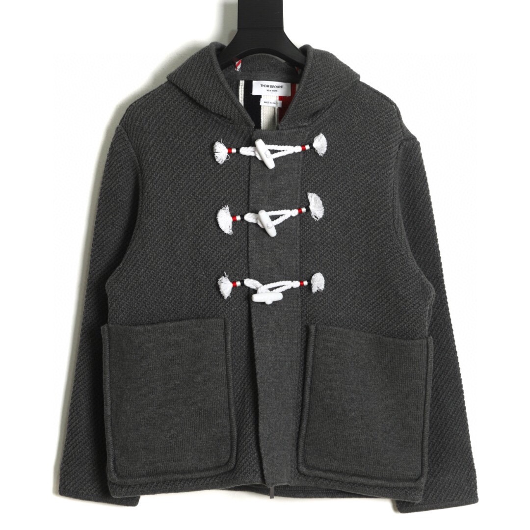 NO:132409,Number of codes 1-2-3 On the day of delivery of warehouses in other provinces [self-picking two days] TB 22FW horn buckle hooded jacket jacket with gray full code is put into storage. According to YB, the whole piece of Xinjiang 24/3 long velvet cotton is used to partially weave with drum waves and reverse hangings. The back wide strip back piece is pure inlay weaving. The light weaving takes 8 hours. Absolutely exclusive version. Complex process. Yarn. Needle. Weight. Including pure hand-woven wire-wiring buttons. Custom zippers. The edge design at the stitching is customized. The whole piece cannot be completed in one day after a running water. Jackets & coats, jackets & coats, hats, alexander wang.19860909码数1-2-3 外省库房代发当天【自取隔两天】 TB 22FW 牛角扣连帽夹克外套 灰色全码入库啦. 按照YB一比一整件新疆24/3长绒棉使用鼓波反吊目局部编织 后背宽条后片纯嵌花织法 光织法上花费时间8小时 绝对独家版本 工序复杂 纱线 针法 重量 包括纯手工绕线穿绳纽扣 定制拉链拉链 缝合处的包边设计都是定制定染 一套流水做下来一天都完不成一整件,,jackets & coats,jackets & coats,hats,alexander wang,Men's clothing