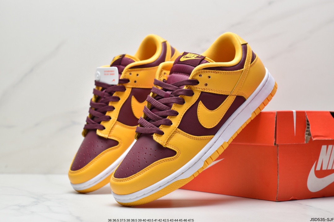 Nike SB Dunk Low Pro 复古低帮休闲运动滑板板鞋DO9457-100 Nike SB Dunk Low Pro 复古低帮休闲运动滑板板鞋DO9457-100