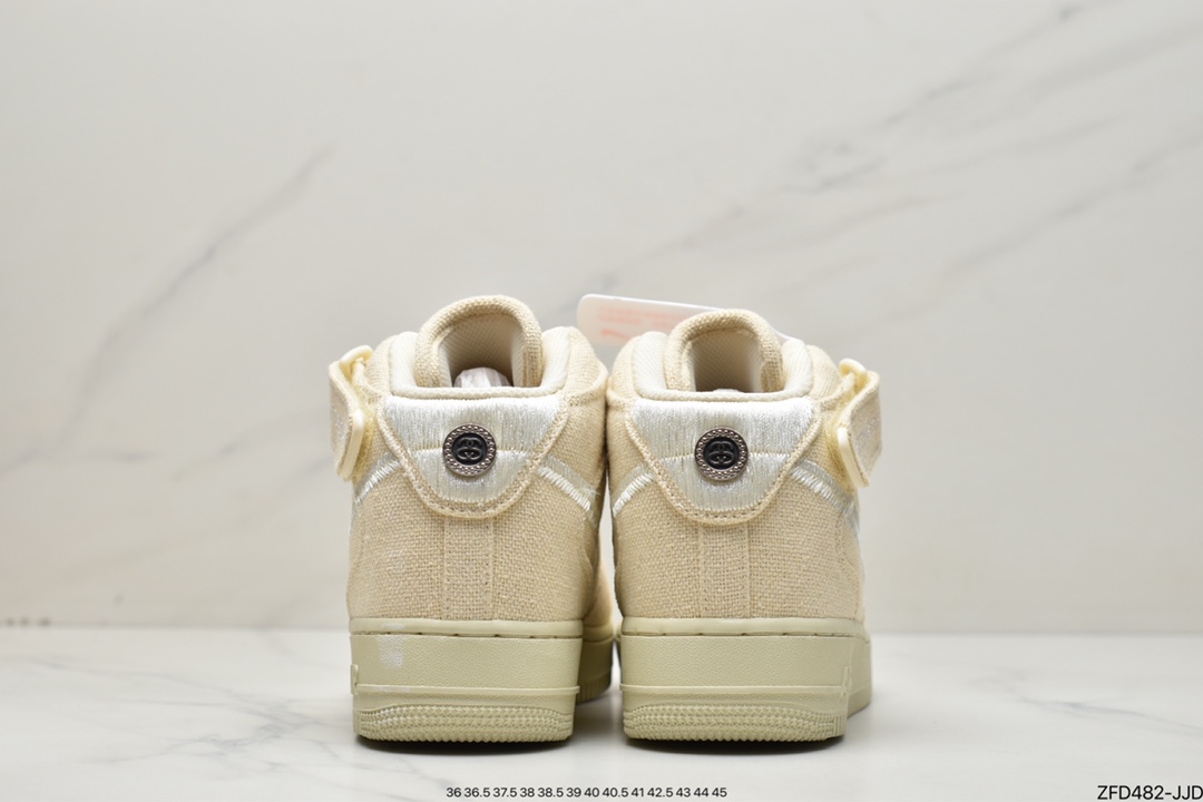 Stussy x Nike Air Force 1 Mid ”White Cool” 白麻布电绣钩子 DJ7841-200 Stussy x Nike Air Force 1 Mid ”White Cool” 白麻布电绣钩子 DJ7841-200