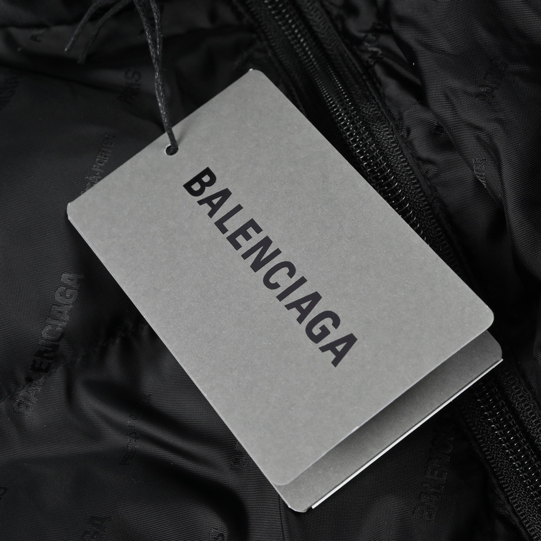 600 Balenciaga巴黎世家puffer字母提花羽绒棉服