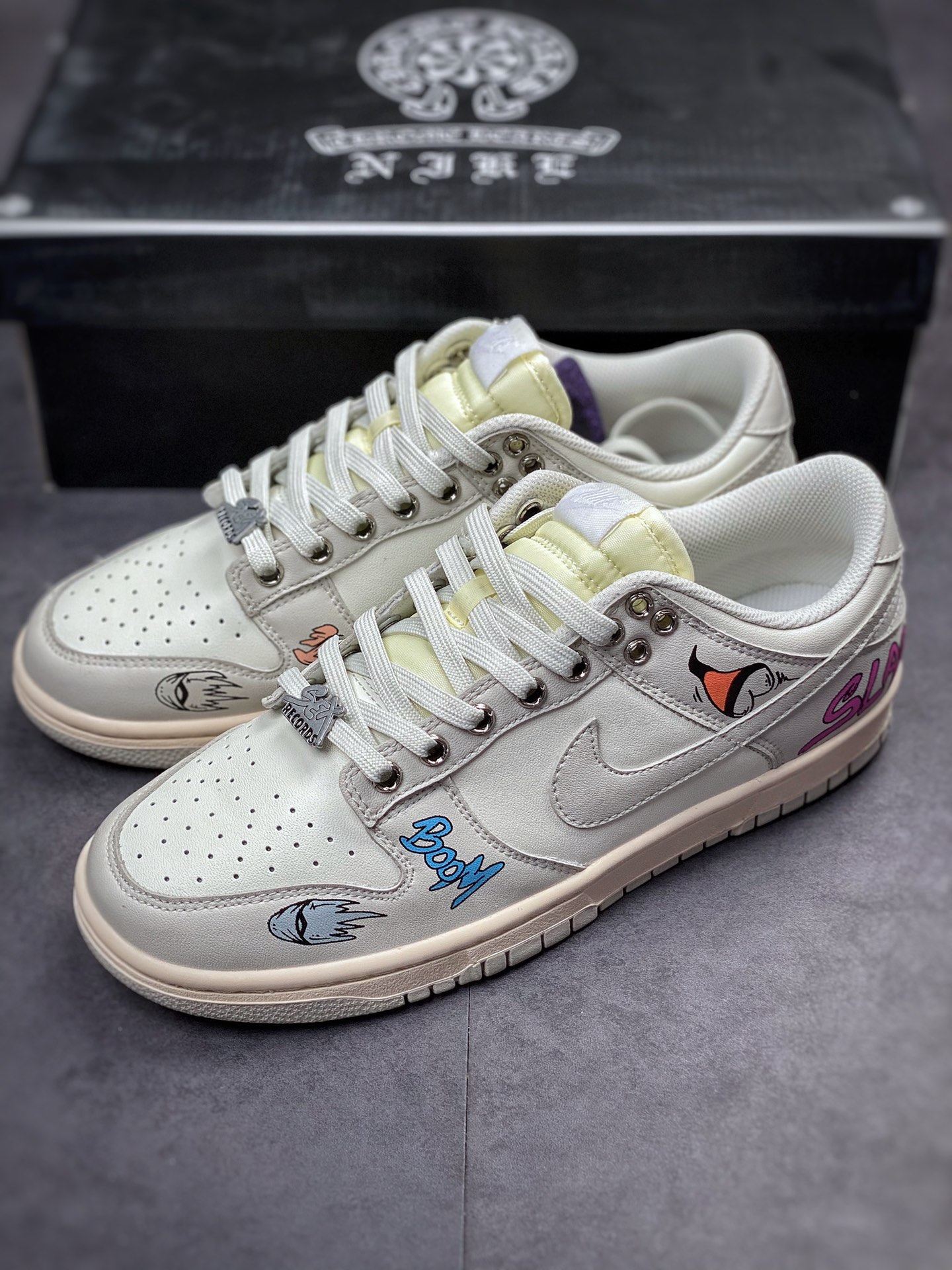 250 Nike SB Dunk Low 克罗心 灰白涂鸦 DD1503-107
