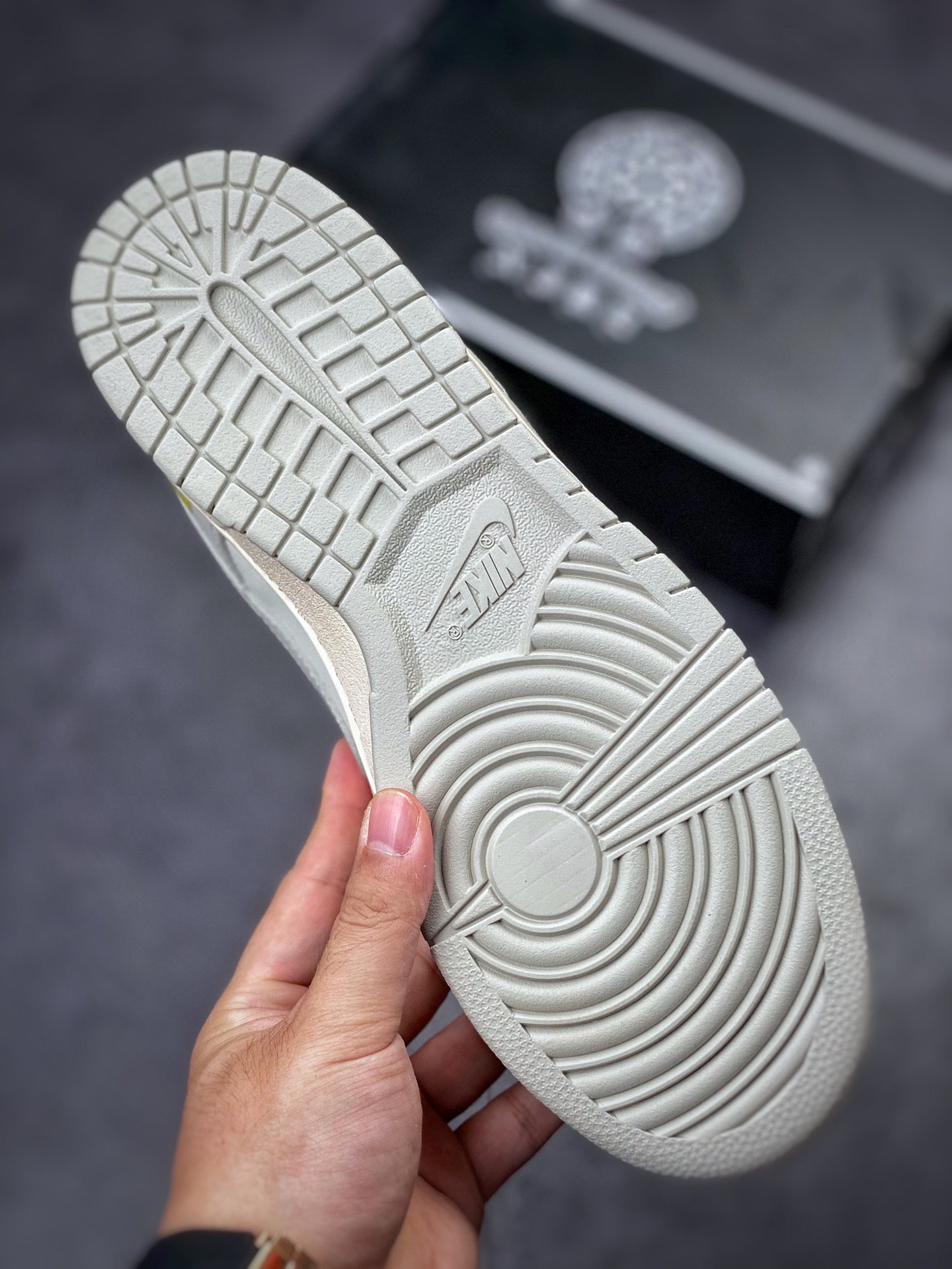 250 Nike SB Dunk Low 克罗心 灰白涂鸦 DD1503-107