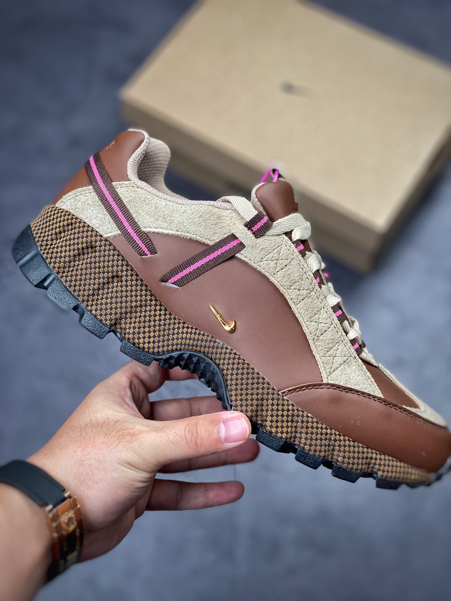 Jacquemus x Nike Air Humara Lx joint retro outdoor sports shoes DR0420-001-Top High Quatity Cheap Sneakers Fashion Clothing Clothes Bags handbags Shoes of all Brand wholesale With The best Quality And Beautiful Price from China Factory Chinese suppliers wholesaler seller Jacquemus x Nike Air Humara Lx joint retro outdoor sports shoes DR0420-001