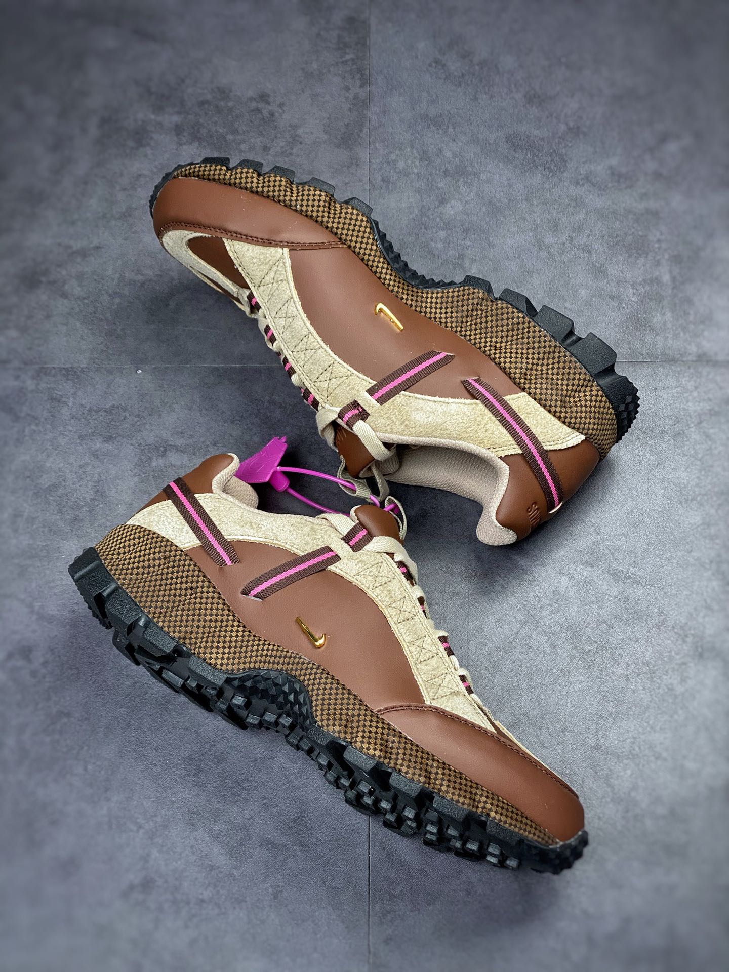 Jacquemus x Nike Air Humara Lx joint retro outdoor sports shoes DR0420-001-Top High Quatity Cheap Sneakers Fashion Clothing Clothes Bags handbags Shoes of all Brand wholesale With The best Quality And Beautiful Price from China Factory Chinese suppliers wholesaler seller Jacquemus x Nike Air Humara Lx joint retro outdoor sports shoes DR0420-001