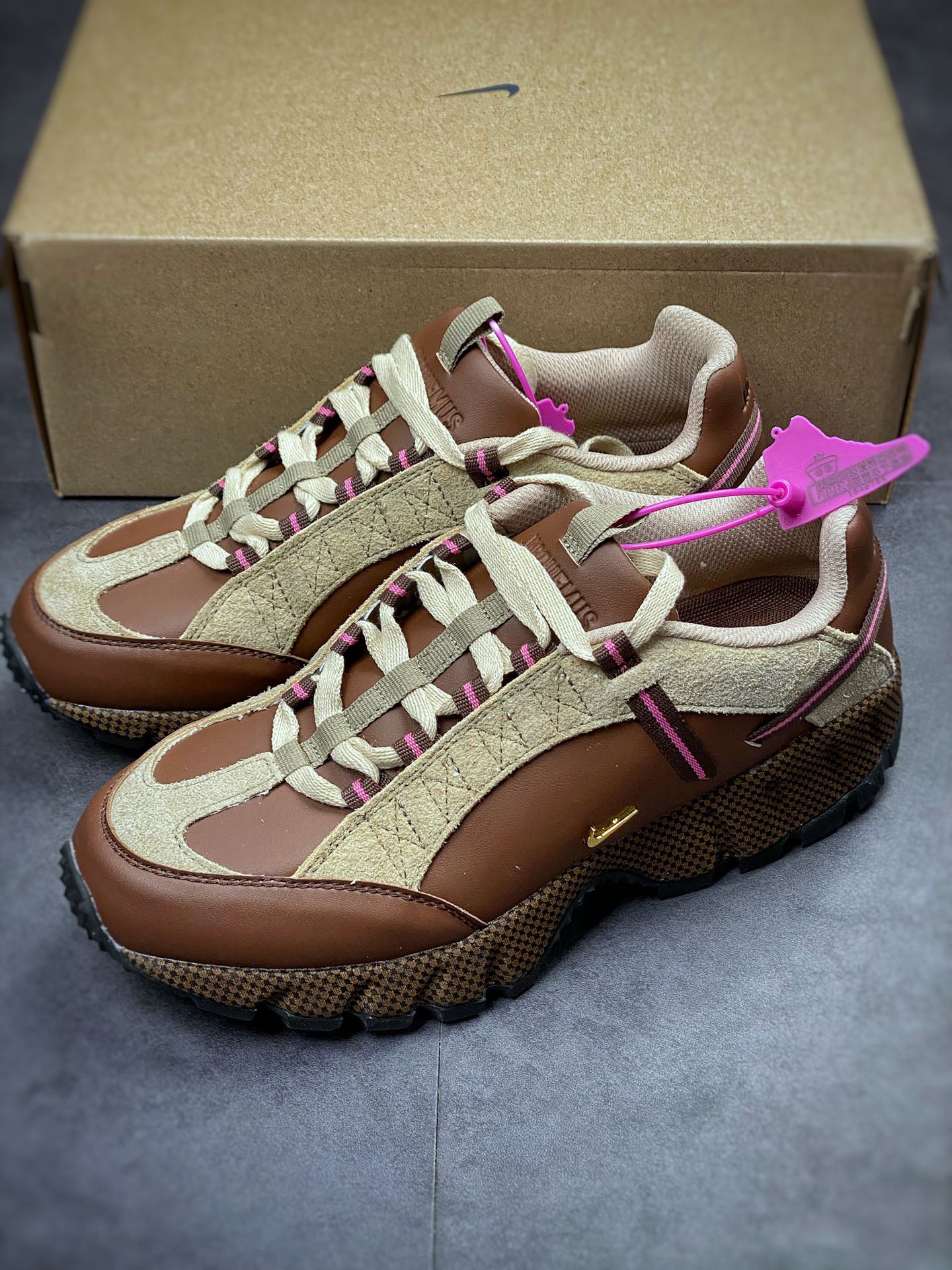 Jacquemus x Nike Air Humara Lx joint retro outdoor sports shoes DR0420-001-Top High Quatity Cheap Sneakers Fashion Clothing Clothes Bags handbags Shoes of all Brand wholesale With The best Quality And Beautiful Price from China Factory Chinese suppliers wholesaler seller Jacquemus x Nike Air Humara Lx joint retro outdoor sports shoes DR0420-001