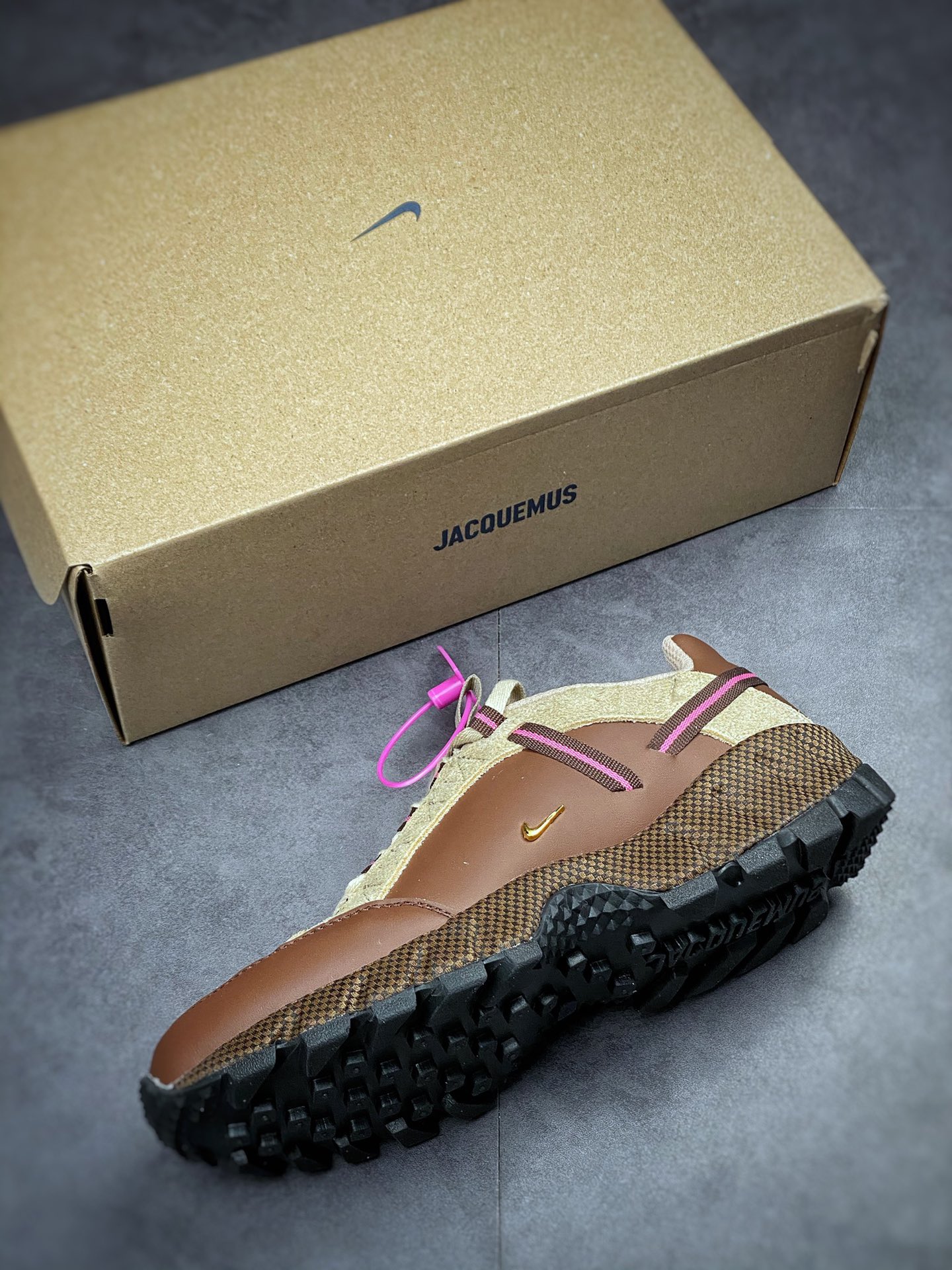 Jacquemus x Nike Air Humara Lx joint retro outdoor sports shoes DR0420-001-Top High Quatity Cheap Sneakers Fashion Clothing Clothes Bags handbags Shoes of all Brand wholesale With The best Quality And Beautiful Price from China Factory Chinese suppliers wholesaler seller Jacquemus x Nike Air Humara Lx joint retro outdoor sports shoes DR0420-001