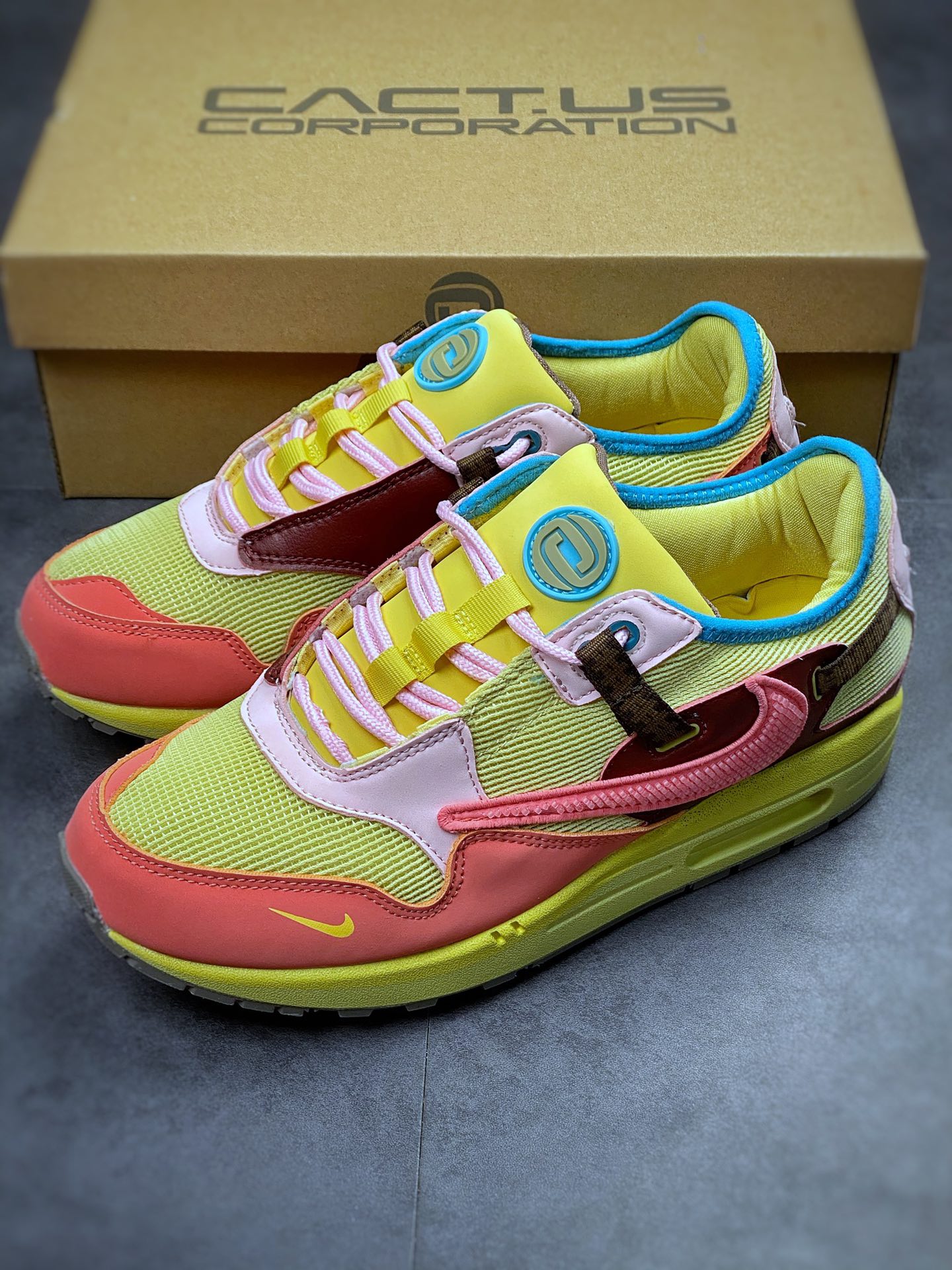 230 Travis Scoot x Nike Air Max 1 联名 复古休闲跑步鞋 DO9392-300