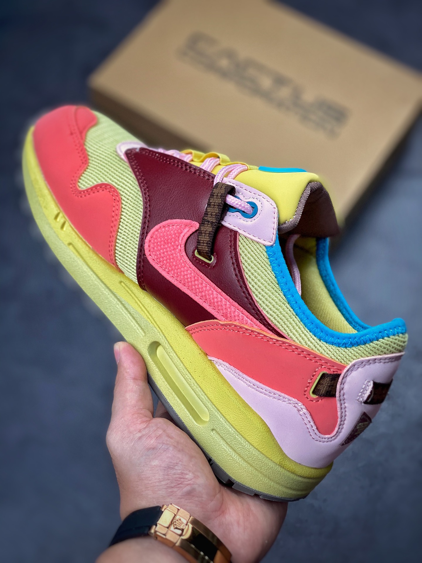 230 Travis Scoot x Nike Air Max 1 联名 复古休闲跑步鞋 DO9392-300
