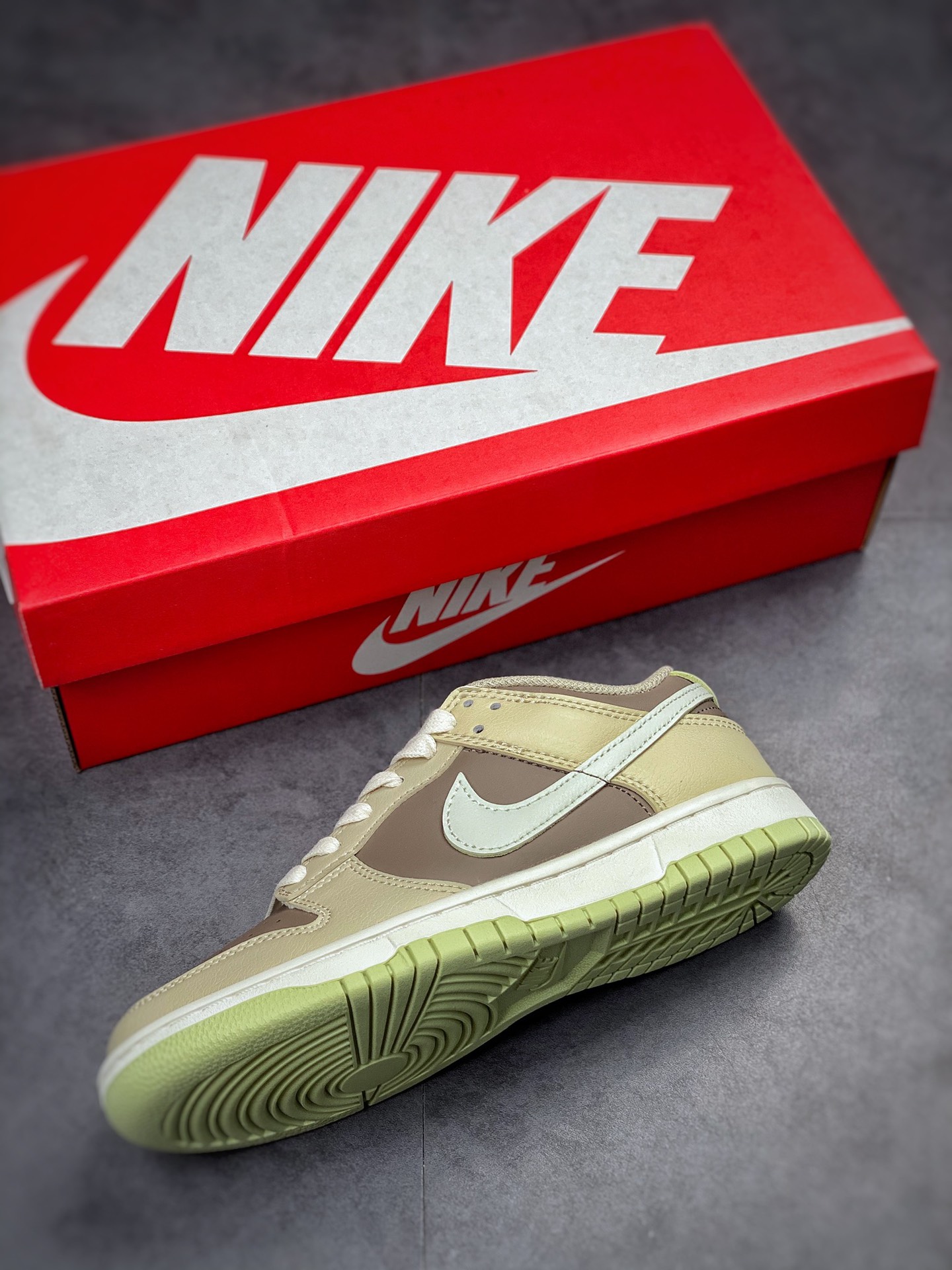 240 Nike SB Dunk Low 米棕 小倒勾配色 FB4961-012